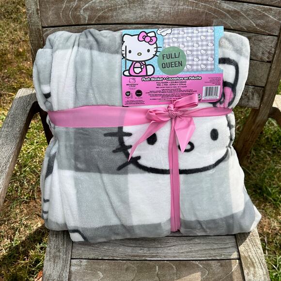 Hello Kitty Plush Blanket Queen Full 90x90 Grey Checkered Pink Bow New Sanrio - Picture 4 of 12